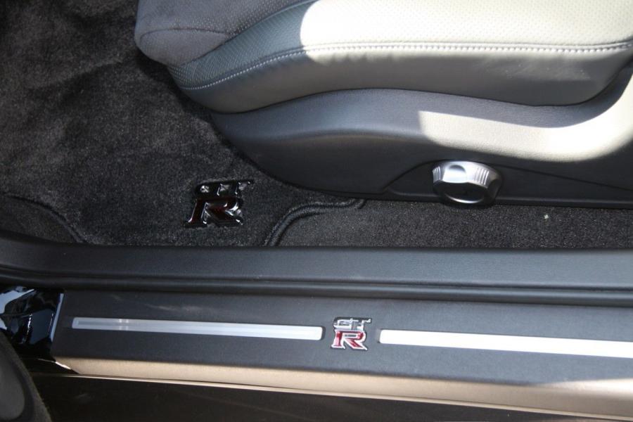  Nissan GT-R 2008 года  (фото 11 из 71)